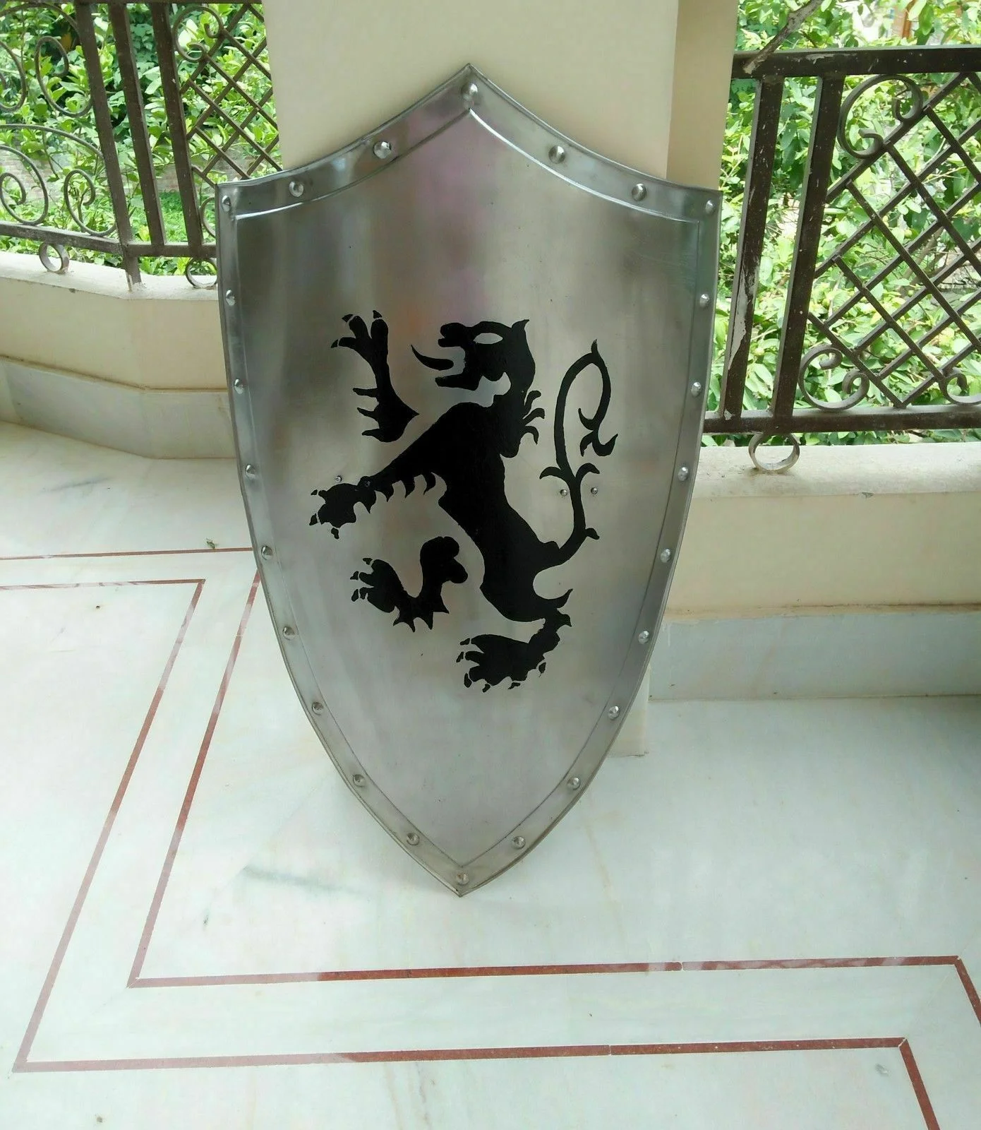 Medieval Steel Battle Shield 24 Inch — 18-Gauge Combat Ready | SinghBros Mart